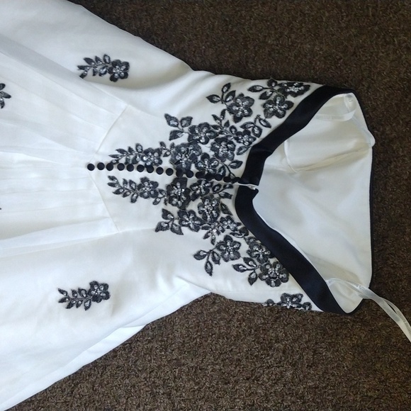 David's Bridal Ivory and Black Gown - Picture 4 of 5